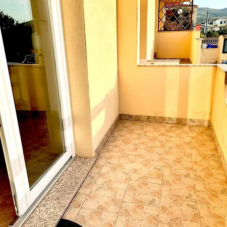 Eleonora Apartment *